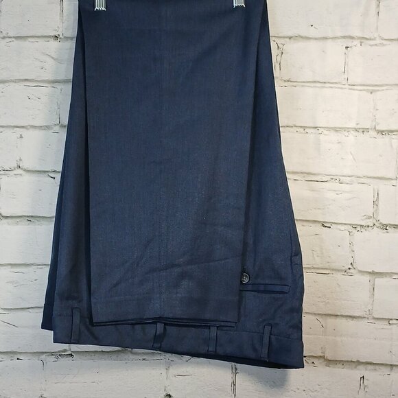 MENS VAN HEUSEN STRAIGHT LEG DRESS PANT, NAVY BLUE, SIZE 38X30 - Picture 7 of 8